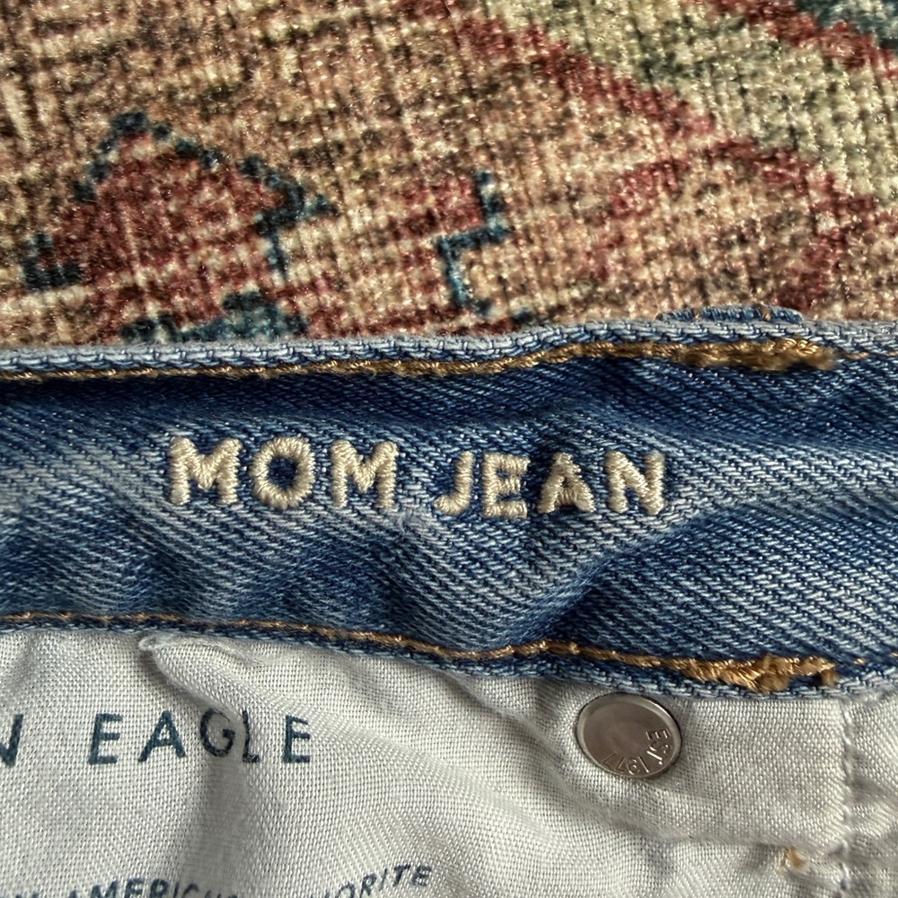 Distressed American Eagle Mom Jeans 14 X-Short - Picture 6 of 6